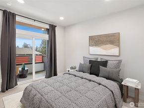 12522 15th Avenue NE B, Seattle WA 98125