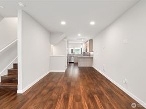 12522 15th Avenue NE B, Seattle WA 98125