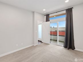 12522 15th Avenue NE B, Seattle WA 98125