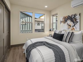 5037 25th Avenue SW, Seattle WA 98106