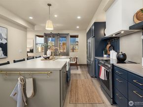 5037 25th Avenue SW, Seattle WA 98106