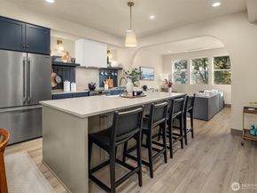 5037 25th Avenue SW, Seattle WA 98106