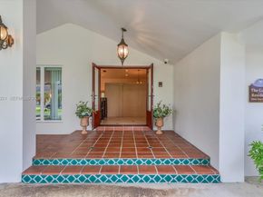 9941 SW 143rd St, Miami FL 33176
