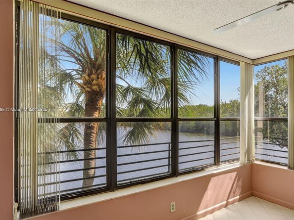 2768 S Carambola Cir S 304, Coconut Creek FL 33066