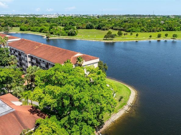 2768 S Carambola Cir S 304, Coconut Creek FL 33066