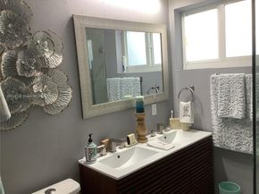 7170 SW 9th St, Pembroke Pines FL 33023
