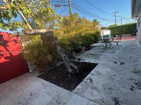 6900 SW 22nd St, Miami FL 33155