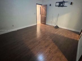 6900 SW 22nd St, Miami FL 33155