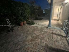 6900 SW 22nd St, Miami FL 33155