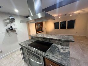 6900 SW 22nd St, Miami FL 33155