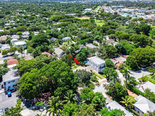 Undisclosed Address #A11886720, West Palm Beach FL 33401