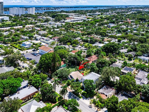 Undisclosed Address #A11886720, West Palm Beach FL 33401