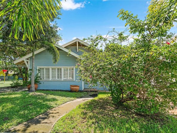 Undisclosed Address #A11886720, West Palm Beach FL 33401