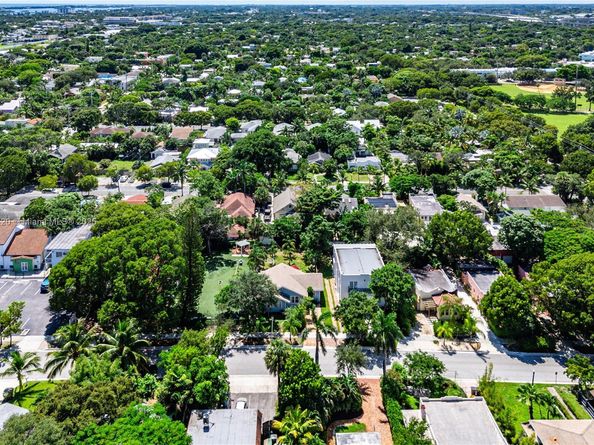 Undisclosed Address #A11886720, West Palm Beach FL 33401
