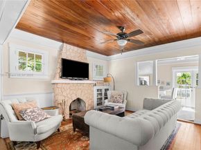 Undisclosed Address #A11886720, West Palm Beach FL 33401