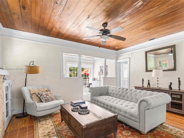 Undisclosed Address #A11886720, West Palm Beach FL 33401