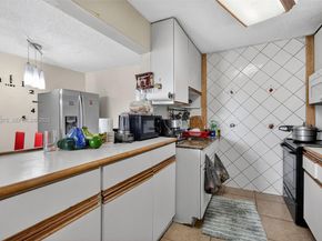 9678 Fontainebleau Blvd 411, Miami FL 33172