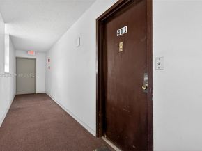9678 Fontainebleau Blvd 411, Miami FL 33172