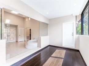 5990 Paradise Point Dr, Palmetto Bay FL 33157