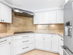 5990 Paradise Point Dr, Palmetto Bay FL 33157