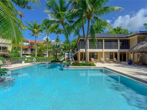 5990 Paradise Point Dr, Palmetto Bay FL 33157