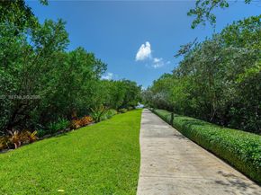 5990 Paradise Point Dr, Palmetto Bay FL 33157