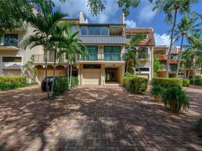 5990 Paradise Point Dr, Palmetto Bay FL 33157