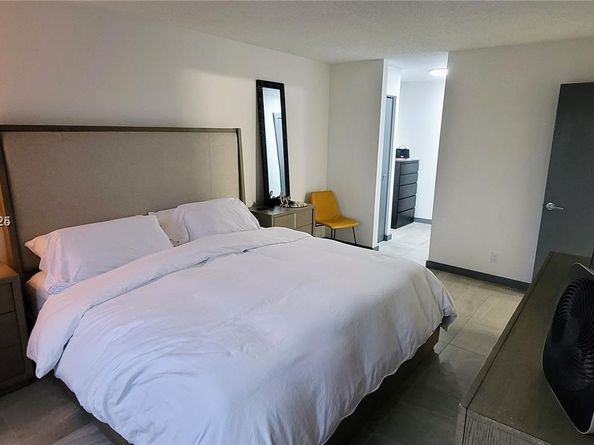 Undisclosed Address #A11743380, Pembroke Pines FL 33025