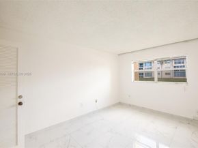 8951 Sunrise Lakes Blvd 105, Sunrise FL 33322