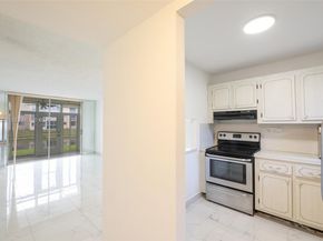 8951 Sunrise Lakes Blvd 105, Sunrise FL 33322