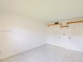 8951 Sunrise Lakes Blvd 105, Sunrise FL 33322