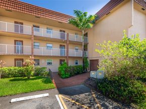8951 Sunrise Lakes Blvd 105, Sunrise FL 33322