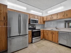 491 Ives Dairy Rd 3065, Miami FL 33179