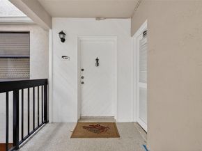 491 Ives Dairy Rd 3065, Miami FL 33179