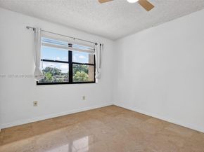 491 Ives Dairy Rd 3065, Miami FL 33179