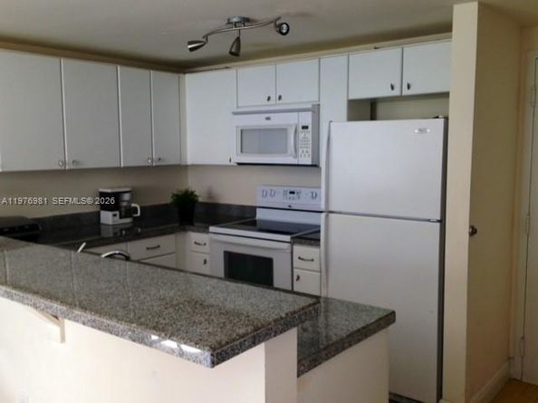 2740 SW 28th Ter 304, Miami FL 33133