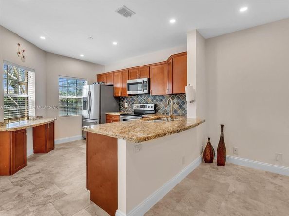 6538 Via Regina 9, Boca Raton FL 33433