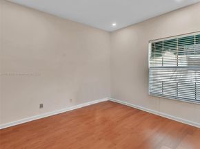 6538 Via Regina 9, Boca Raton FL 33433