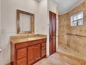 6538 Via Regina 9, Boca Raton FL 33433