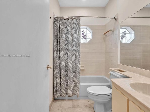 6538 Via Regina 9, Boca Raton FL 33433