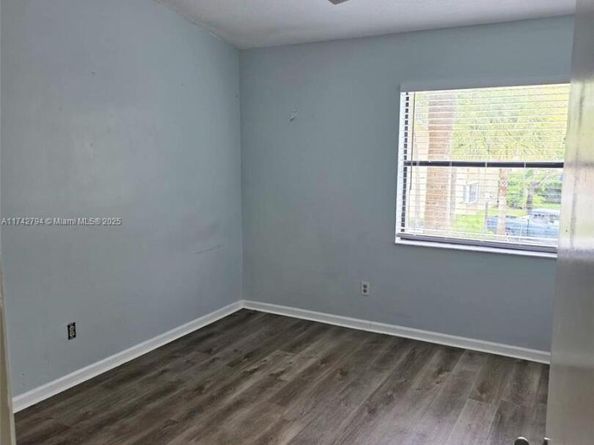 9633 Riverside Dr E5, Coral Springs FL 33071