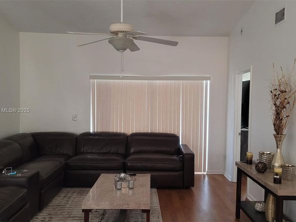 9633 Riverside Dr E5, Coral Springs FL 33071