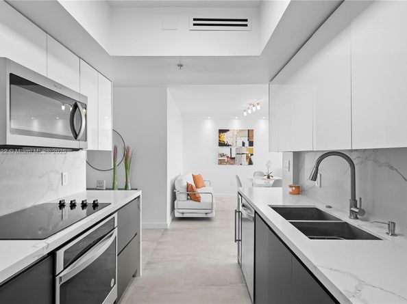 90 Alton Rd 2505, Miami Beach FL 33139