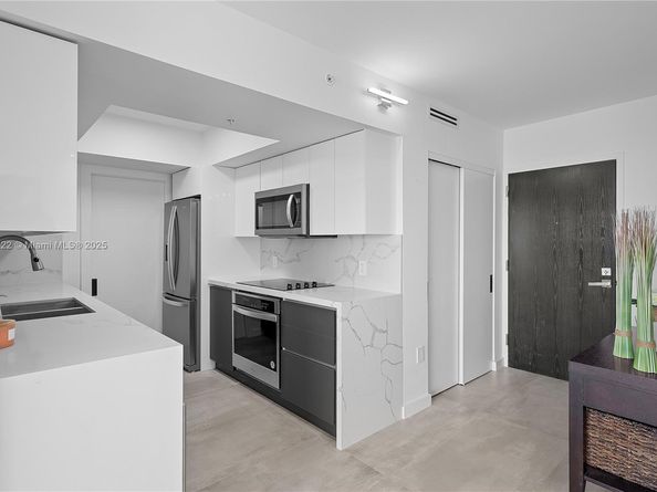 90 Alton Rd 2505, Miami Beach FL 33139