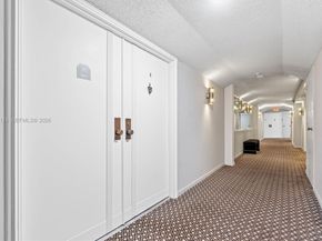 1900 Consulate Pl 2205, West Palm Beach FL 33401