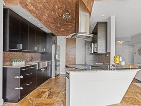 1900 Consulate Pl 2205, West Palm Beach FL 33401