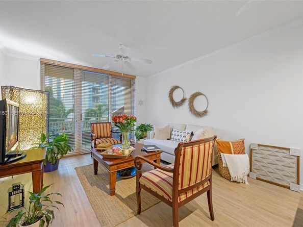 2665 SW 37th Ave 202, Miami FL 33133