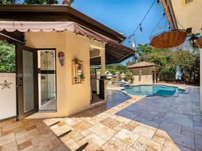 588 Miller Dr, Miami Springs FL 33166