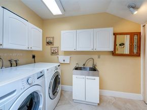 588 Miller Dr, Miami Springs FL 33166