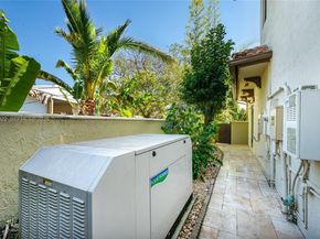 588 Miller Dr, Miami Springs FL 33166